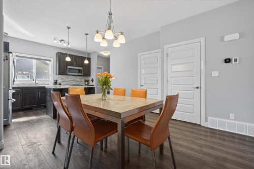7294 Armour Crescent, Edmonton, AB - Indoor Photo Showing Dining Room