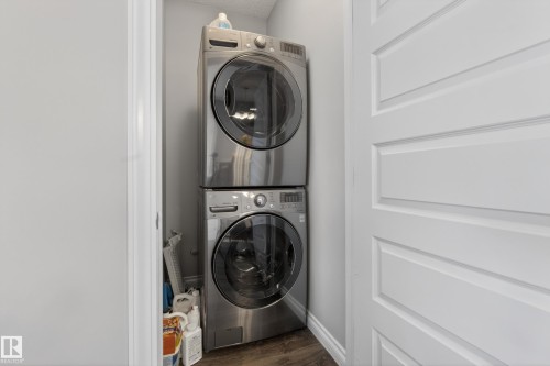 7294 Armour Crescent, Edmonton, AB - Indoor Photo Showing Laundry Room