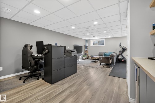 7294 Armour Crescent, Edmonton, AB - Indoor