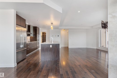 1901 10388 105 Street, Edmonton, AB - Indoor Photo Showing Kitchen