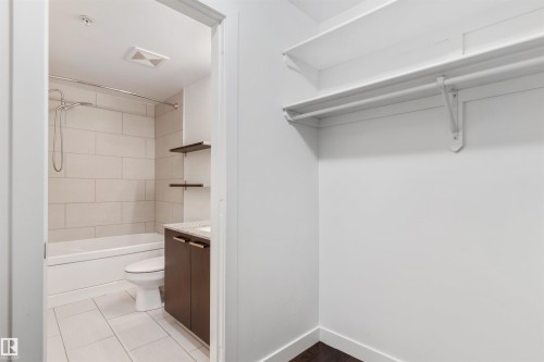 1901 10388 105 Street, Edmonton, AB - Indoor