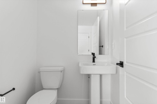 20619 43 Avenue, Edmonton, AB - Indoor Photo Showing Bathroom