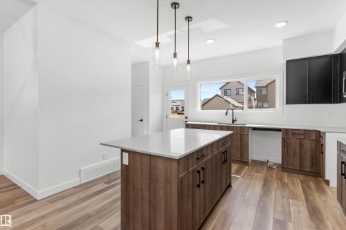 20619 43 Avenue, Edmonton, AB - Indoor Photo Showing Kitchen