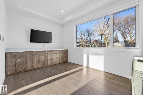 14643 92A Avenue, Edmonton, AB - Indoor Photo Showing Other Room