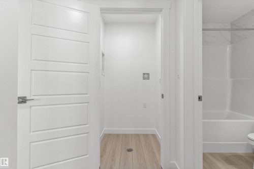 1056 14 Avenue, Edmonton, AB - Indoor
