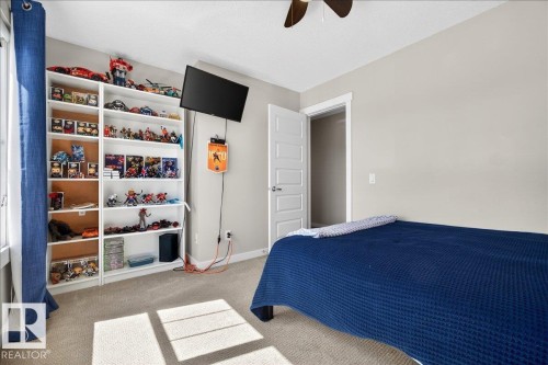 8048 18 Avenue, Edmonton, AB - Indoor Photo Showing Bedroom