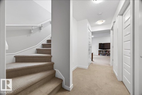 8048 18 Avenue, Edmonton, AB - Indoor Photo Showing Other Room