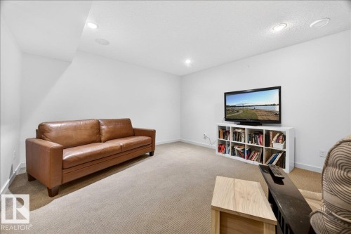 8048 18 Avenue, Edmonton, AB - Indoor