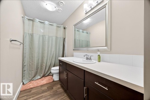 8048 18 Avenue, Edmonton, AB - Indoor Photo Showing Bathroom