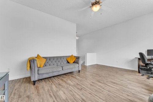 88 Bonin, Beaumont, AB - Indoor Photo Showing Living Room