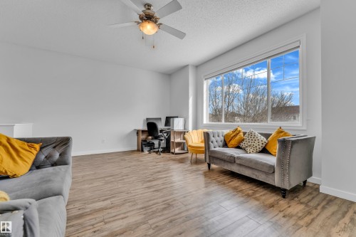 88 Bonin, Beaumont, AB - Indoor Photo Showing Living Room
