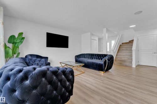88 Bonin, Beaumont, AB - Indoor Photo Showing Living Room