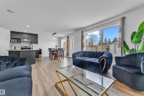 88 Bonin, Beaumont, AB - Indoor Photo Showing Living Room