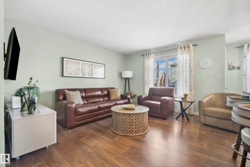 6504 59 Avenue, Beaumont, AB - Indoor Photo Showing Living Room