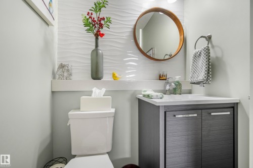 6504 59 Avenue, Beaumont, AB - Indoor Photo Showing Bathroom