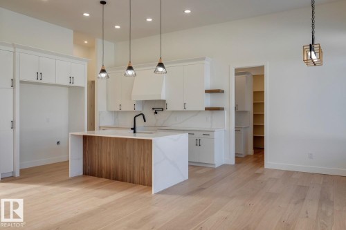 15 Pinnacle Key, Rural Sturgeon County, AB - Indoor Photo Showing Kitchen