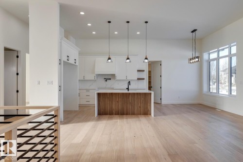 15 Pinnacle Key, Rural Sturgeon County, AB - Indoor Photo Showing Kitchen