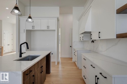 15 Pinnacle Key, Rural Sturgeon County, AB - Indoor Photo Showing Kitchen