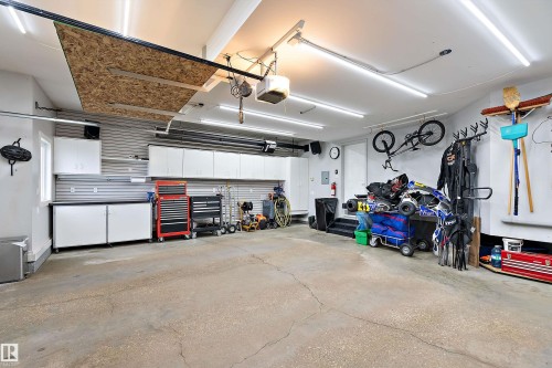 1223 117 Street, Edmonton, AB - Indoor Photo Showing Garage
