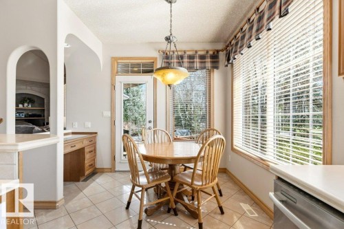 244 Wolf Willow Road, Edmonton, AB - Indoor Photo Showing Dining Room