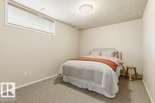 244 Wolf Willow Road, Edmonton, AB - Indoor Photo Showing Bedroom