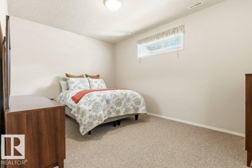 244 Wolf Willow Road, Edmonton, AB - Indoor Photo Showing Bedroom