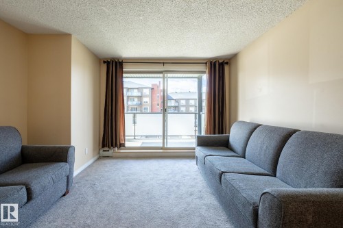 214 13907 136 Street, Edmonton, AB - Indoor Photo Showing Living Room