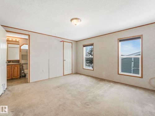 1634 66 Ave - Maple Ridge Mh Pa, Edmonton, AB - Indoor Photo Showing Bathroom