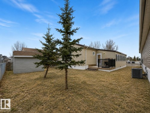 1634 66 Ave - Maple Ridge Mh Pa, Edmonton, AB - Outdoor