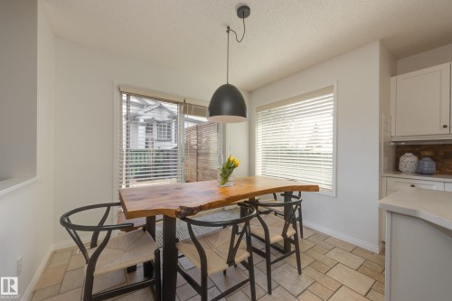 2061 Haddow Drive, Edmonton, AB - Indoor Photo Showing Dining Room