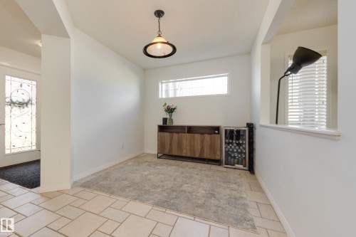 2061 Haddow Drive, Edmonton, AB - Indoor Photo Showing Other Room