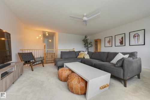 2061 Haddow Drive, Edmonton, AB - Indoor Photo Showing Living Room