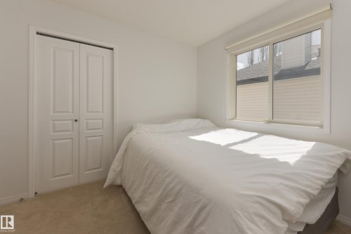 2061 Haddow Drive, Edmonton, AB - Indoor Photo Showing Bedroom