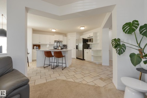 2061 Haddow Drive, Edmonton, AB - Indoor