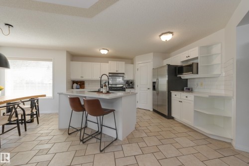 2061 Haddow Drive, Edmonton, AB - Indoor Photo Showing Kitchen