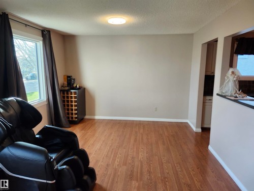 8608 103, Morinville, AB - Indoor