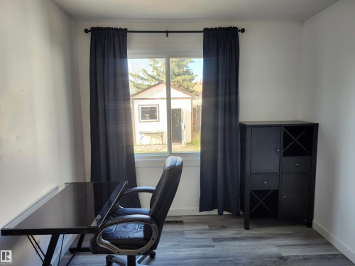 8608 103, Morinville, AB - Indoor Photo Showing Office