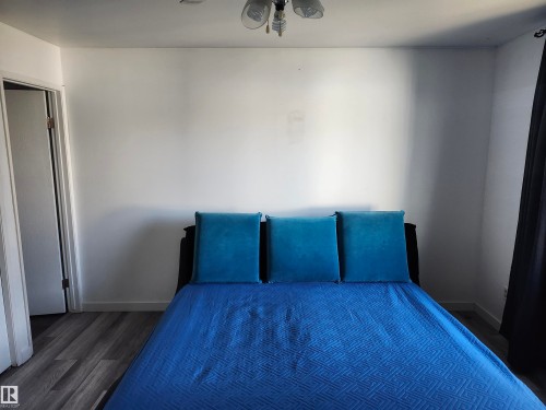 8608 103, Morinville, AB - Indoor Photo Showing Bedroom