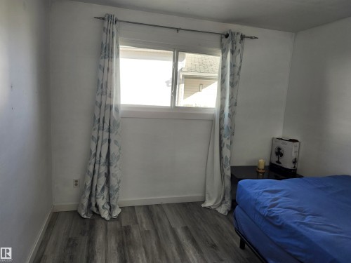 8608 103, Morinville, AB - Indoor Photo Showing Bedroom