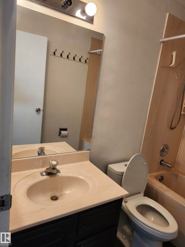 8608 103, Morinville, AB - Indoor Photo Showing Bathroom