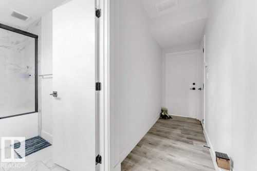 424 33 Avenue, Edmonton, AB - Indoor Photo Showing Other Room