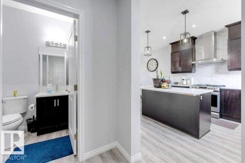 1305 Darby Way, Edmonton, AB - Indoor Photo Showing Kitchen With Upgraded Kitchen