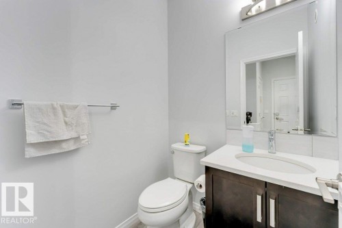 1305 Darby Way, Edmonton, AB - Indoor Photo Showing Bathroom