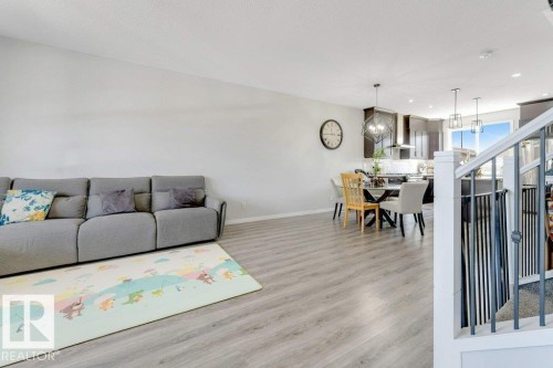 1305 Darby Way, Edmonton, AB - Indoor