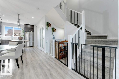 1305 Darby Way, Edmonton, AB - Indoor