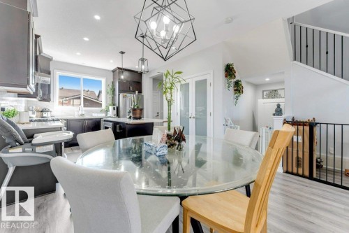 1305 Darby Way, Edmonton, AB - Indoor Photo Showing Dining Room