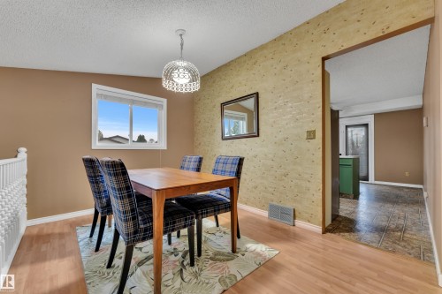 4903 11A Avenue, Edmonton, AB - Indoor Photo Showing Dining Room