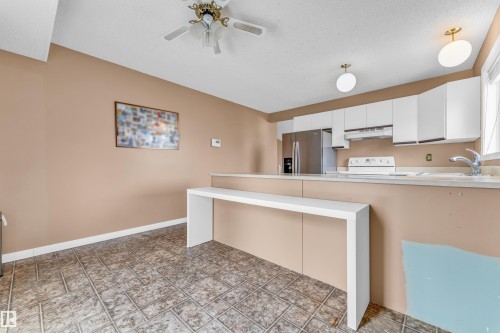 4903 11A Avenue, Edmonton, AB - Indoor Photo Showing Kitchen