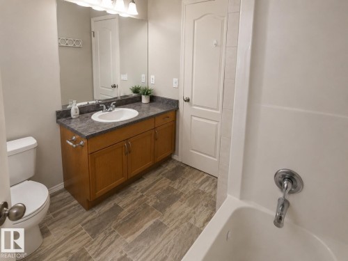 9745 71 Avenue, Edmonton, AB - Indoor Photo Showing Bathroom