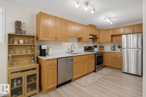 9745 71 Avenue, Edmonton, AB - Indoor Photo Showing Kitchen